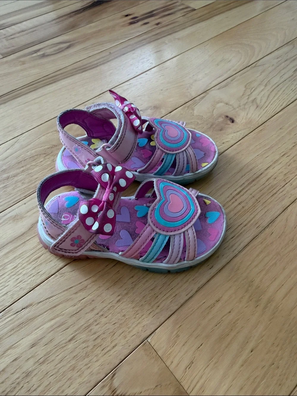 Disney Toddler Minnie Mouse Light-Up Pink Heart Sandals with Bow Accent